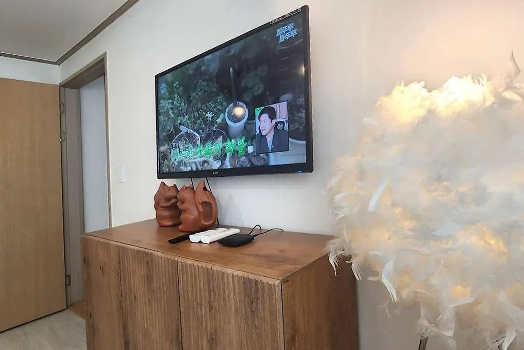 C-1 White Linen House,3Br Apartment Seoul