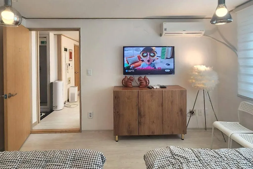 C-1 White Linen House,3Br Apartment Seoul