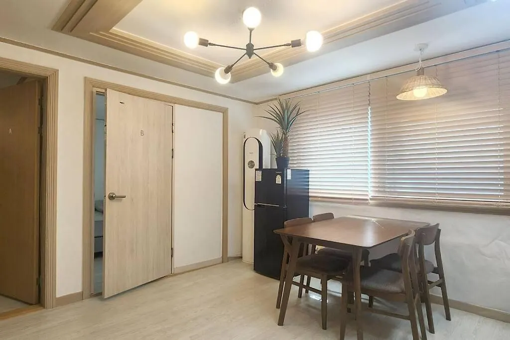 C-1 White Linen House,3Br Apartment Seoul
