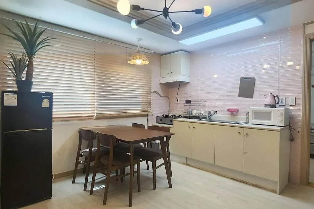 C-1 White Linen House,3Br Apartment Seoul