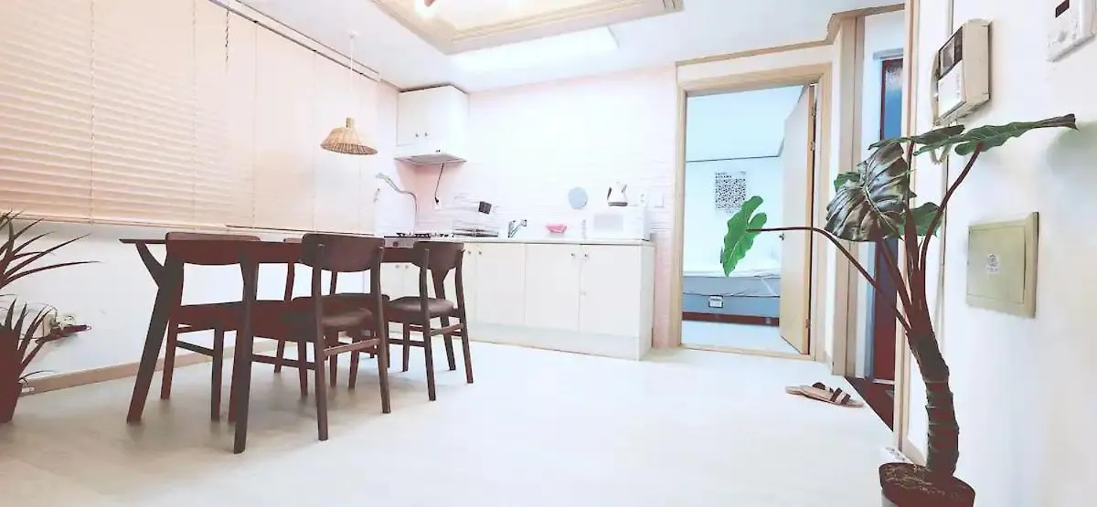 C-1 White Linen House,3Br Apartment Seoul
